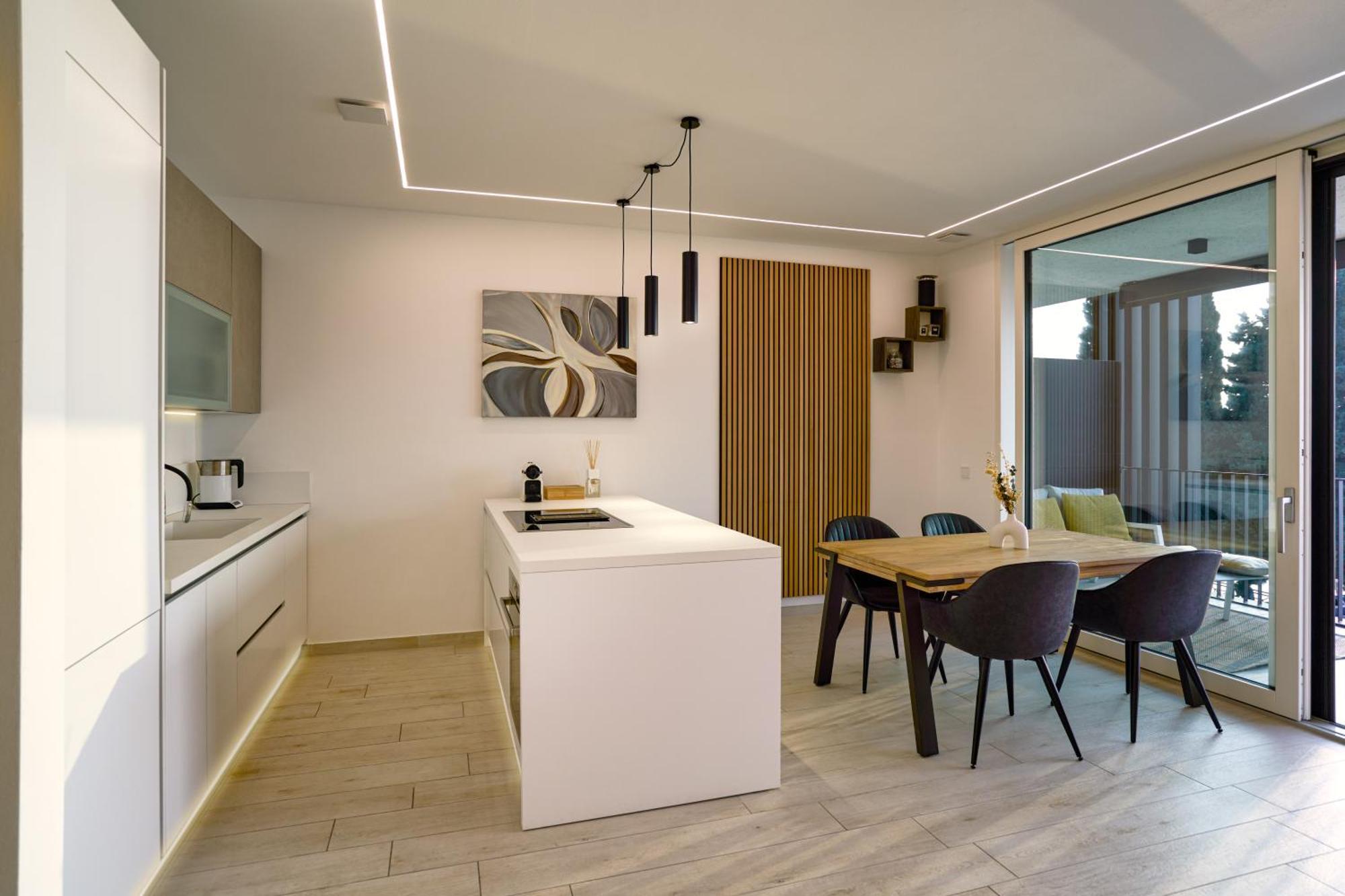 Salvatorehomes - Luxurious Dreamview Waterfront Apartment In Torri Del Benaco With Pool - Casa Azura - A 5 Star Luxury Collection At Lake Garda Екстер'єр фото